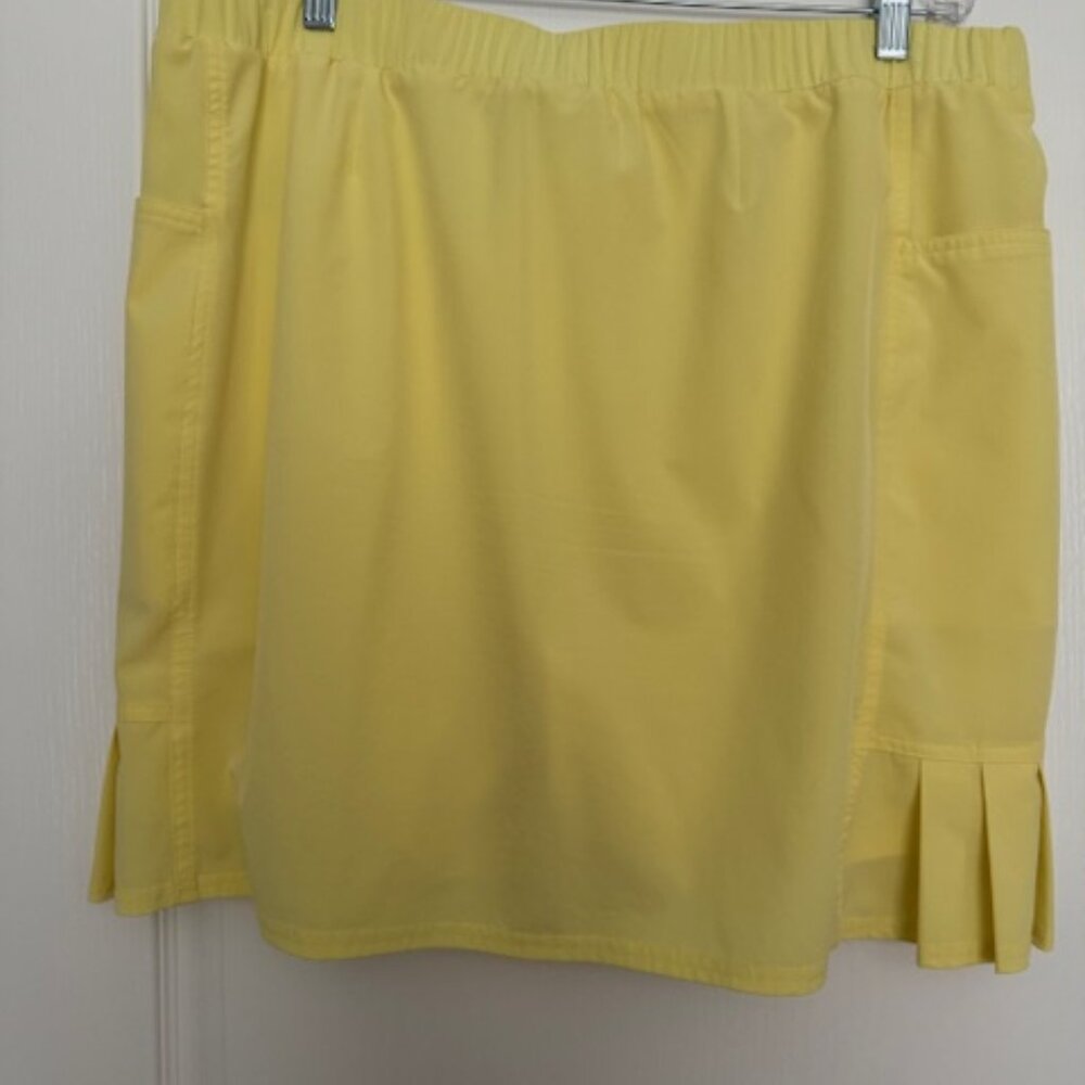 Chico's Zenergy UPF Skort with Side Pleats and Pockets